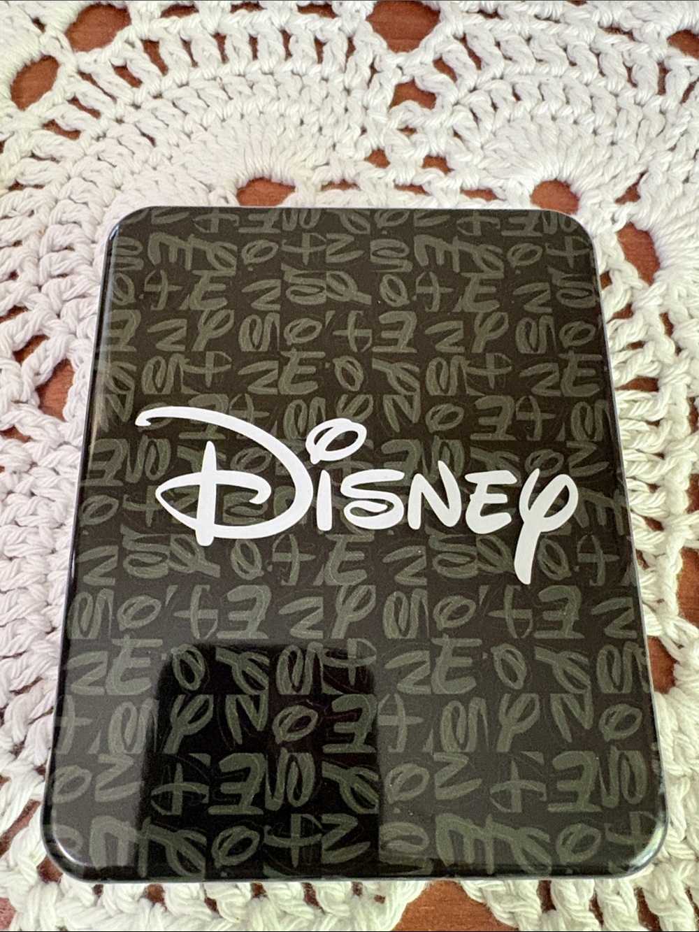 Buckle - Down Disney White Mickey Mouse Patterned Wallet NWT - Picture 3 of 3